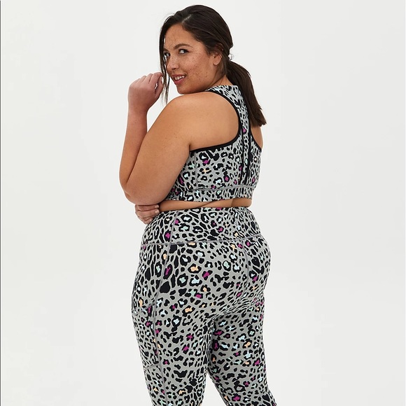 Torrid Leopard Activewear Set - Picture 4 of 10
